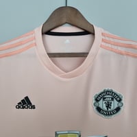 Image 6 of Retro Manchester United 18-19 Away