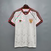 Image 2 of Retro Manchester United 1991 White