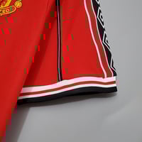 Image 2 of Retro Manchester United 98-99 Home