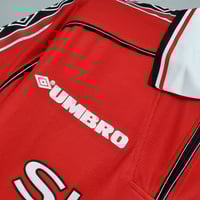 Image 4 of Retro Manchester United 98-99 Home