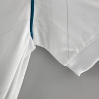 Image 10 of Retro Real Madrid 17-18 Home