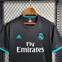 Image 3 of Retro Real Madrid Away 17-18