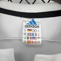 Image 6 of Retro Real Madrid Home 03-04