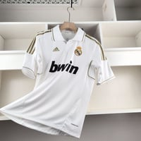 Image 2 of Retro Real Madrid Home 11-12