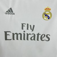 Image 5 of Retro Real Madrid Home 15-16