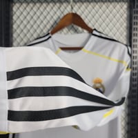 Image 8 of Retro Real Madrid Home Long Sleeve 09-10