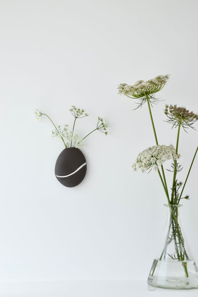 Image of SMALL WALL VASE - CHOCOLATE