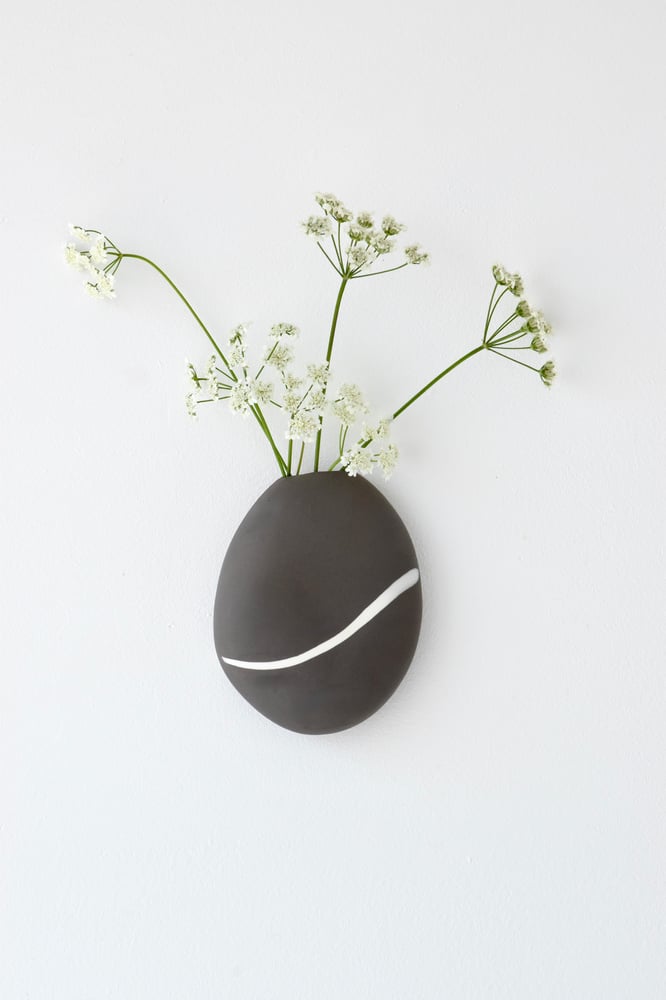 Image of SMALL WALL VASE - CHOCOLATE