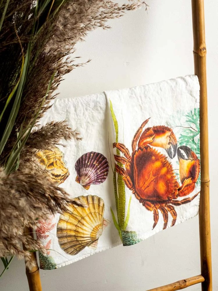 Image of Torchon En Lin Theme: Coquille St Jacques ou Crabe
