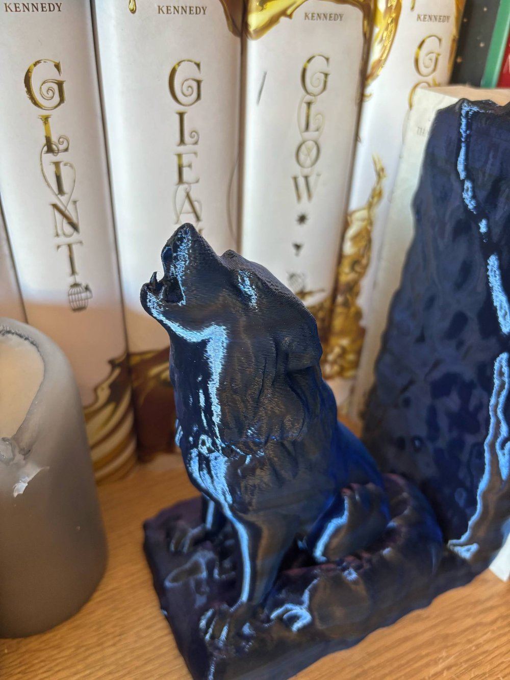 Image of Howling wolf bookends 