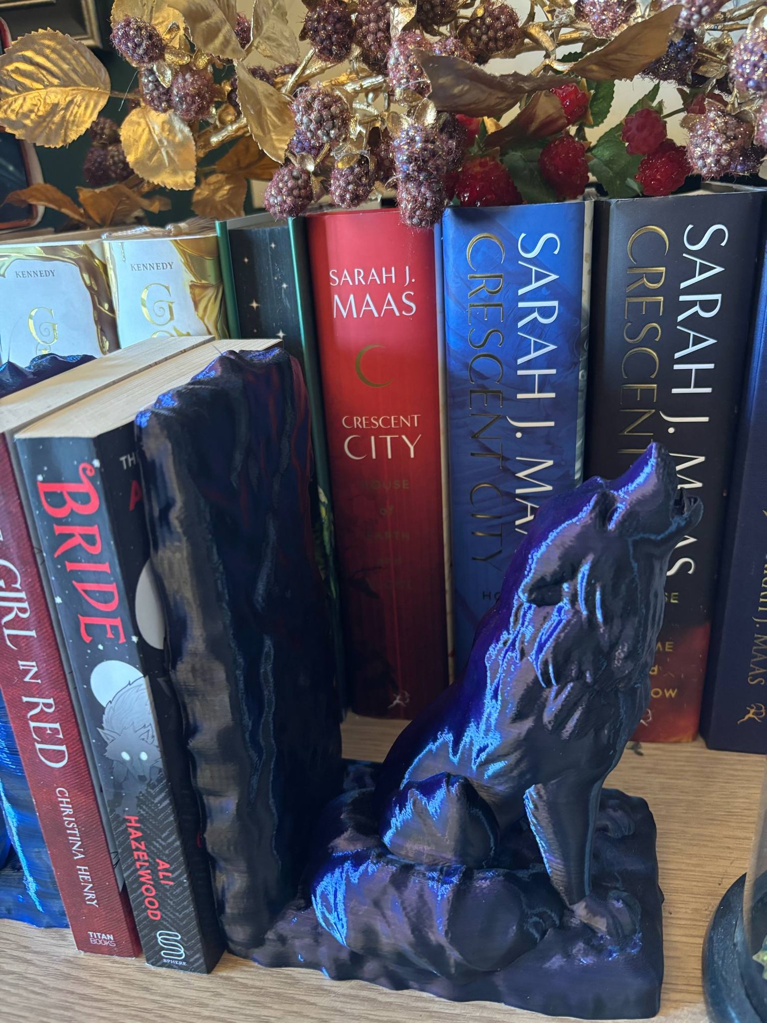 Image of Howling wolf bookends 