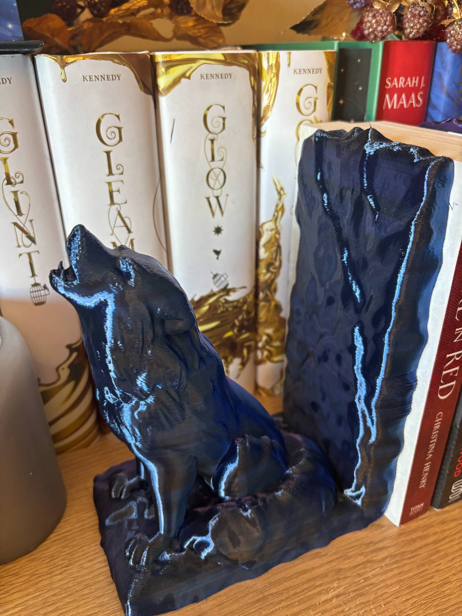 Image of Howling wolf bookends 