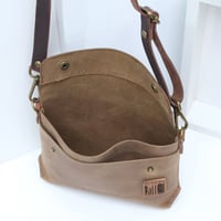 Image 5 of Low Solo Messenger