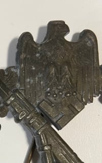 Image 2 of WW2 (Nazi Germany) Infantry Assault Badge in Bronze
