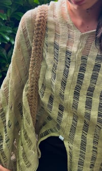 Image 2 of Mantella - poncho 