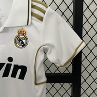 Image 4 of Kids Retro Real Madrid 11-12 Home