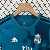 Image 3 of Kids Retro Real Madrid 17-18 Away
