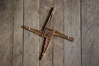 Image 1 of Croix de Brigid n°1 - osier brut "été indien"