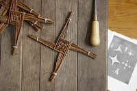 Image 2 of Croix de Brigid n°1 - osier brut "été indien"