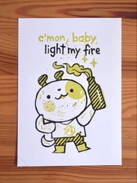 Image 3 of Light my fire - Grabado Artesanal (verde)