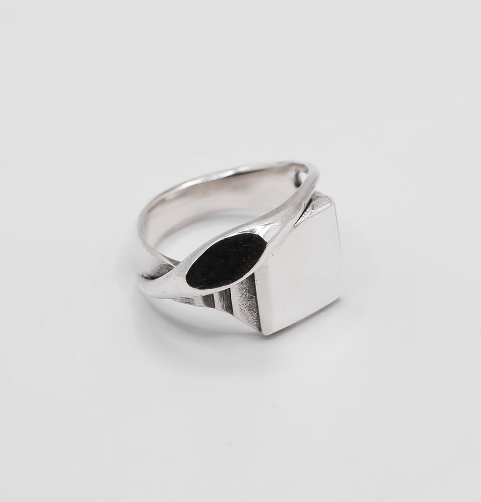 Image of Double Signet 