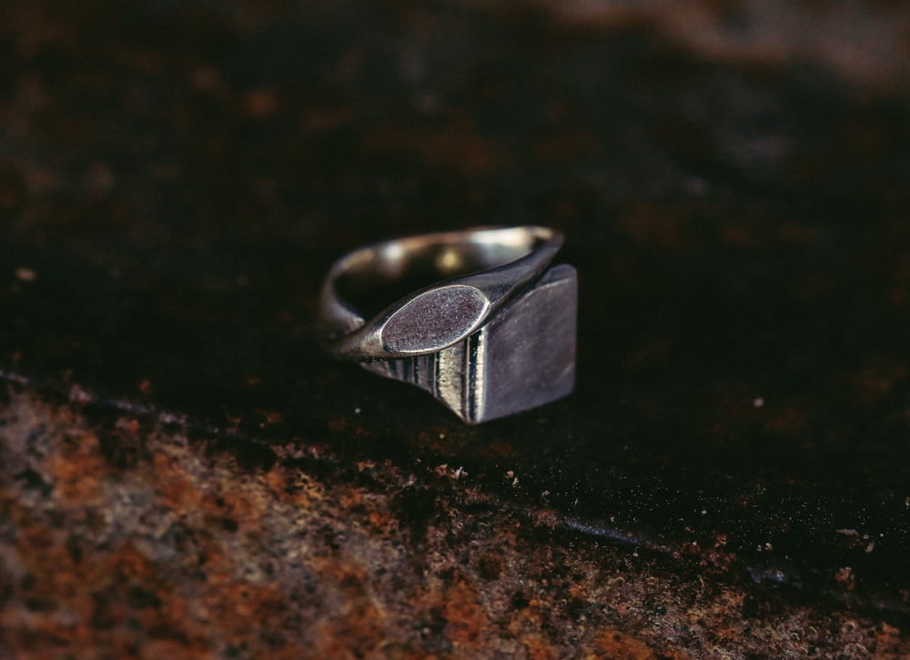 Image of Double Signet 