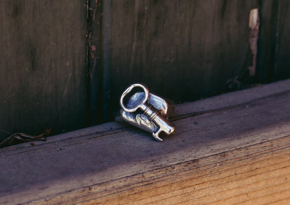 Image of Key Signet