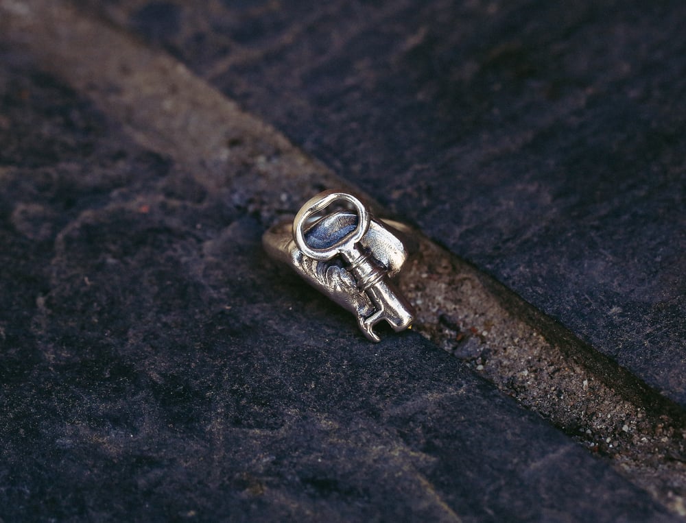 Image of Key Signet