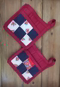 Image 1 of Linen Pocketed Potholder Set- American Rose