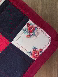 Image 3 of Linen Pocketed Potholder Set- American Rose