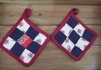 Image 2 of Linen Pocketed Potholder Set- American Rose