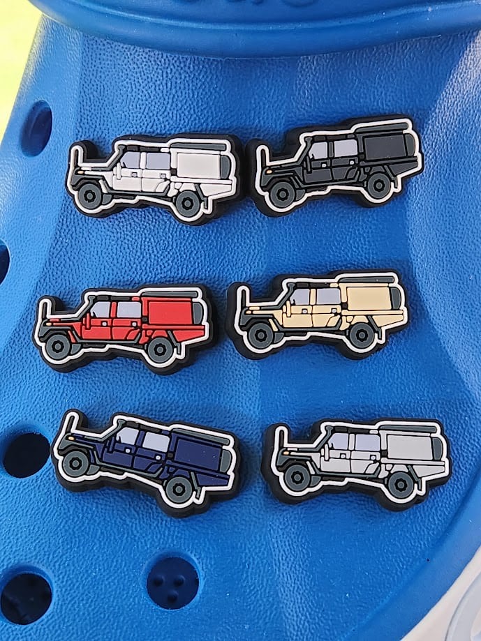 Image of 79 Series Dual Cab Landcruiser Jibbit for Crocs by AdventuRing Keychains