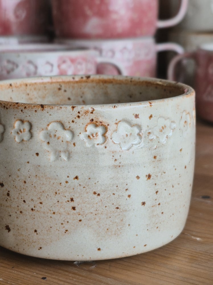 Image of tasse à café shino & fleurs