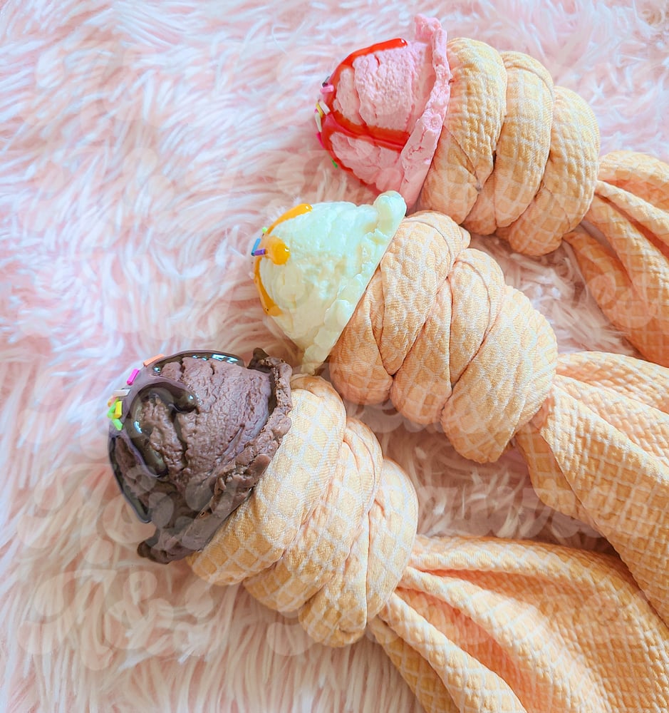 Image of Ice cream topknots