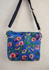 Image 1 of Bolso bandolera BREVARIUM AZUL CIELO
