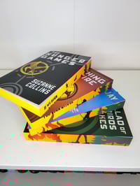 Image 2 of Hunger Games by Suzanne Collins 