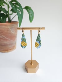Banana Breeze Teardrops 