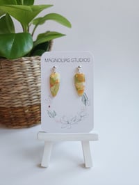 Image 2 of Peach Marble Daggers (S)