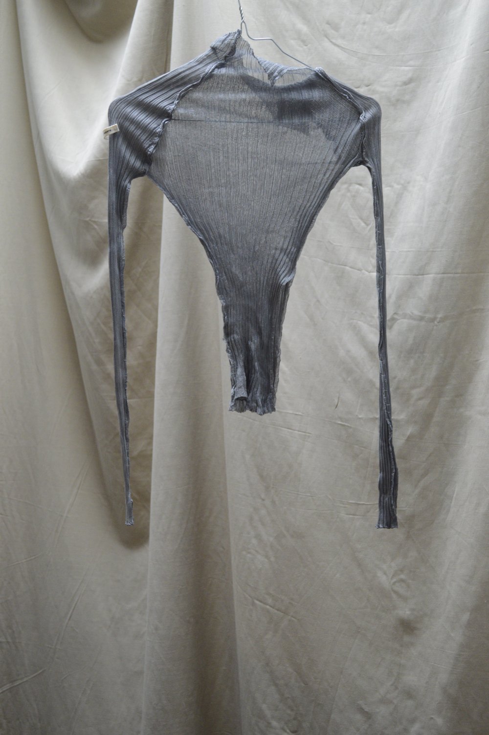 Metal jumper
