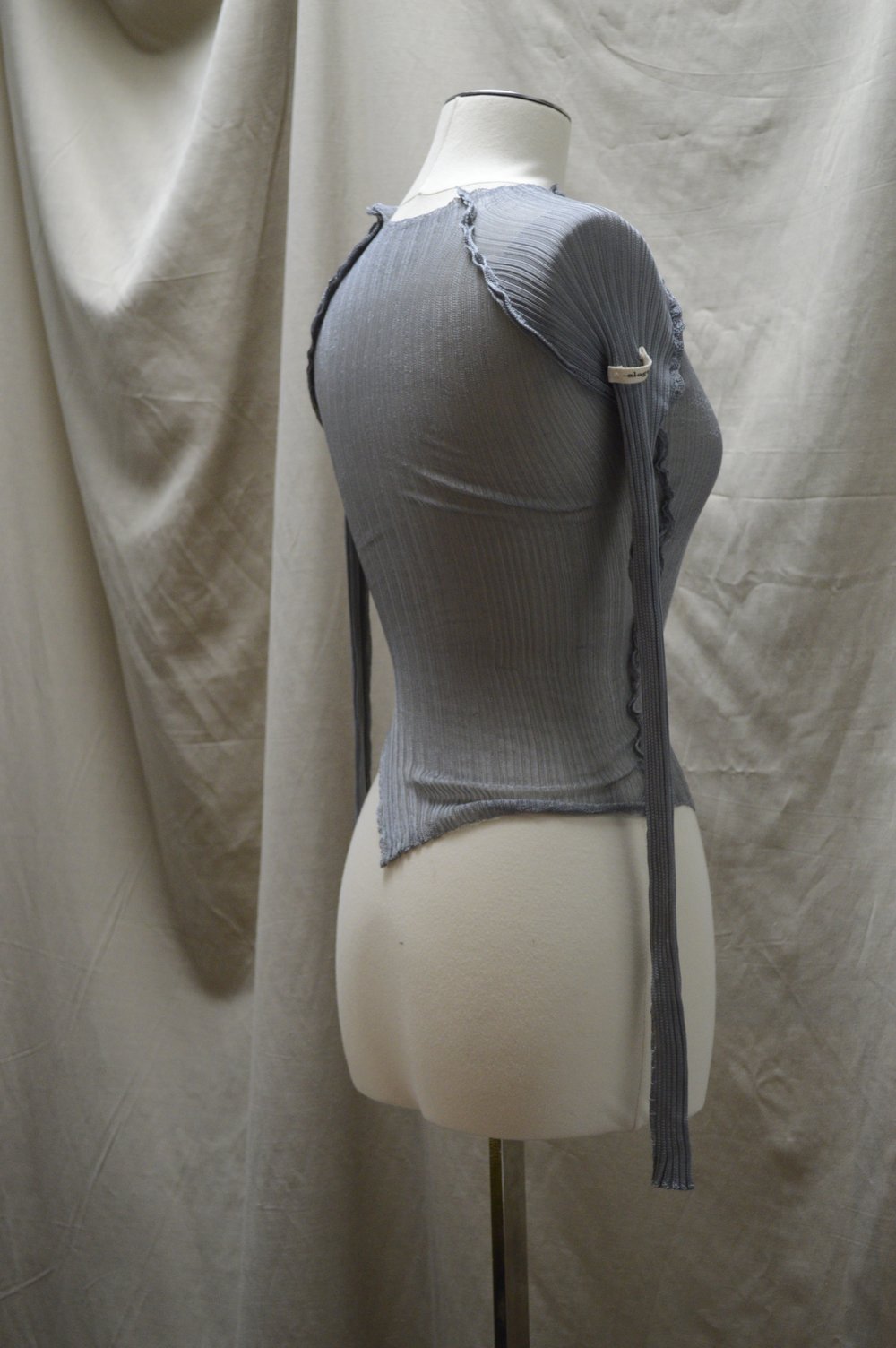 Metal jumper