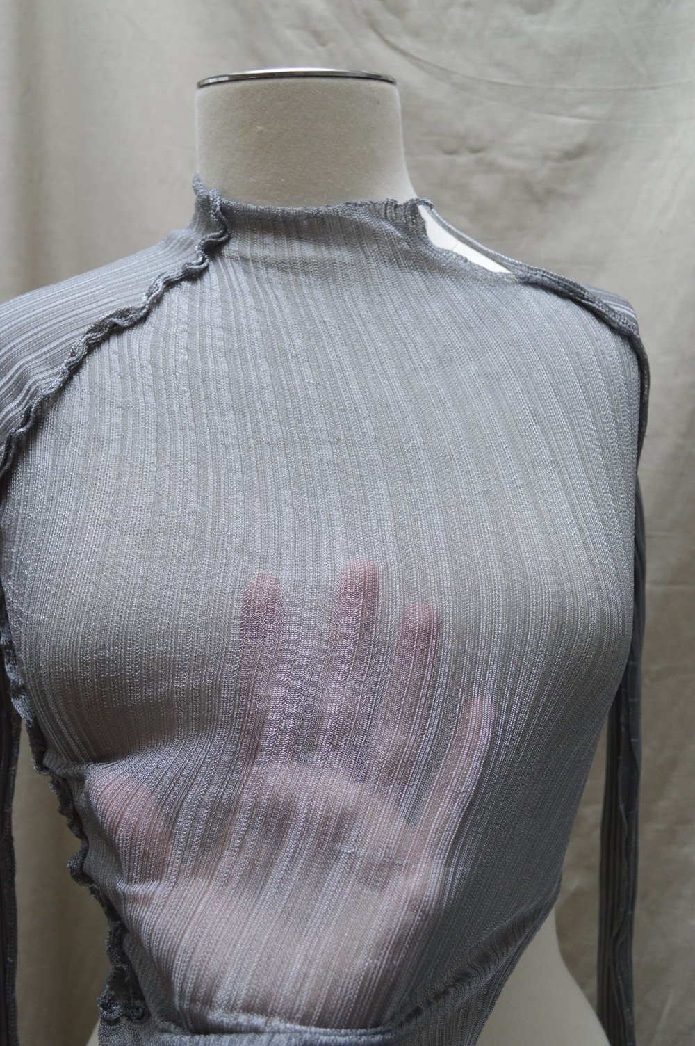 Metal jumper