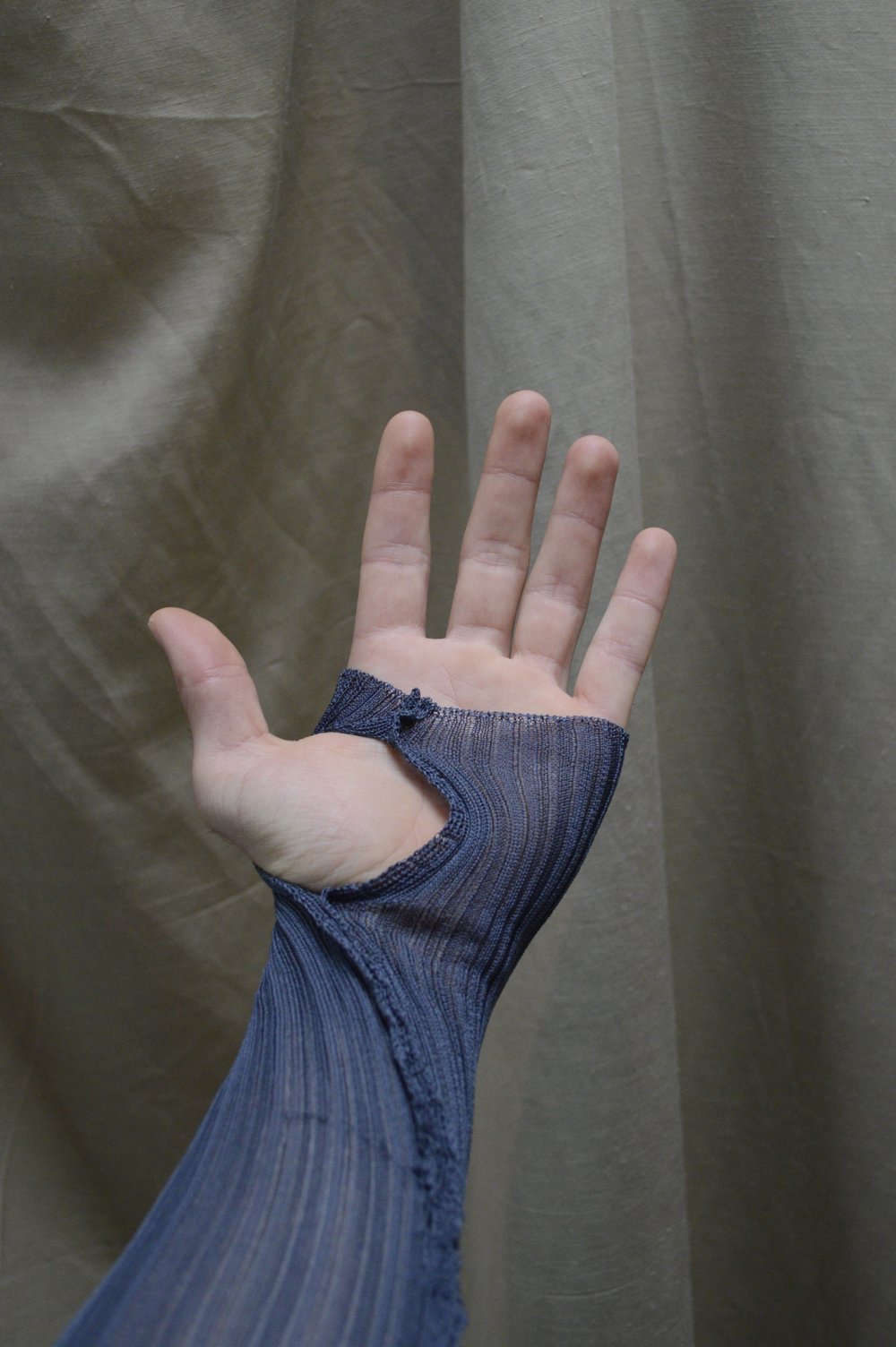 Thin jumper