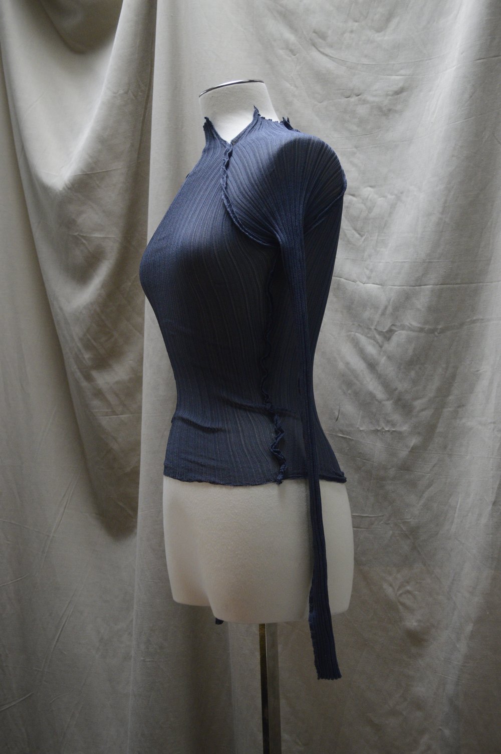 Thin jumper