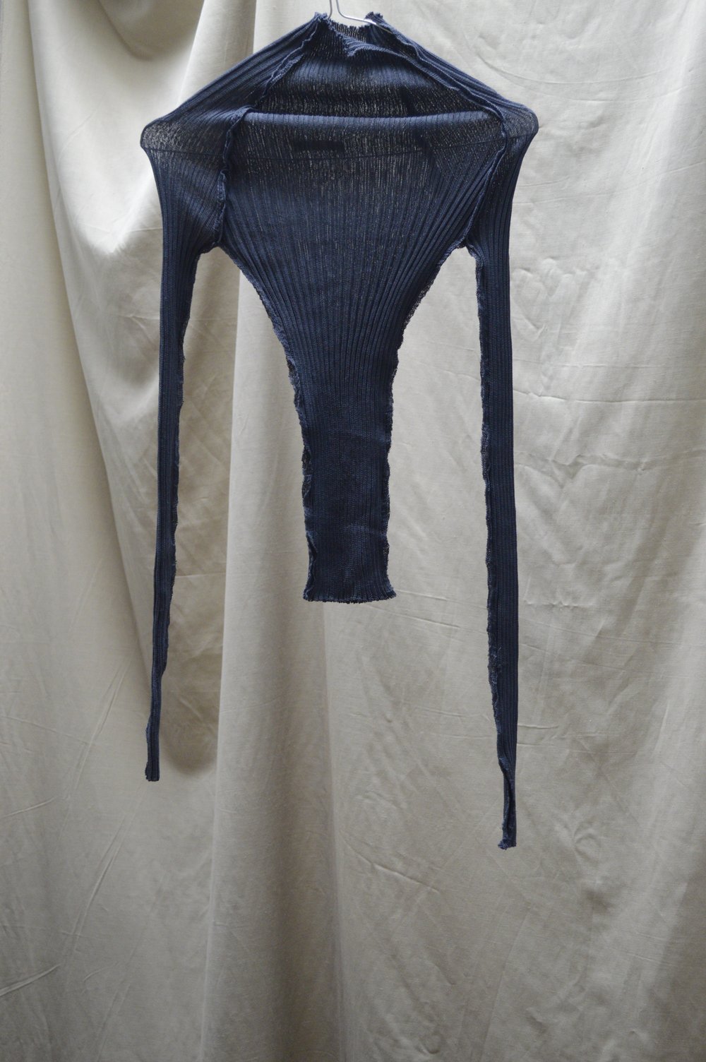 Thin jumper