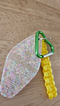 Image 3 of Porte-clés LA CHAUME paillettes