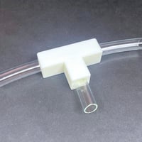 Image 3 of Raccord T pour tuyau souple 10mm 