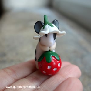 Wee Fancy Mouse with Strawberry Bell