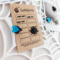 Image 2 of Magnetic Spider Web Picture Board with spider and fly magnets for your notes