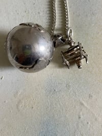 Image 2 of Vintage necklace “sitting on top of the world”
