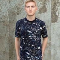 camiseta garabatos
